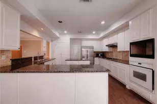 3110 Waters View Dr, Sugar Land, TX 77478 - Photo 11