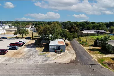 225 Main Street, Normangee, TX 77871 - Photo 17