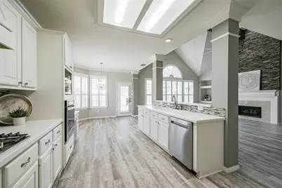 3223 Pleasant Cove Court, Houston, TX 77059 - Photo 13