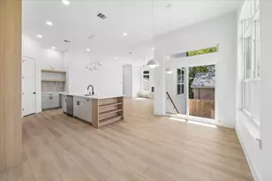 1421 E 36th St, Houston, TX 77022 - Photo 9