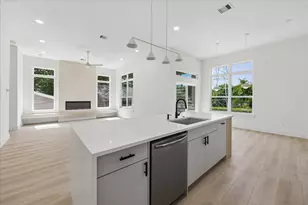 1421 E 36th St, Houston, TX 77022 - Photo 7