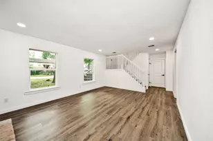 33 Kittiwake Ct, The Woodlands, TX 77380 - Photo 5