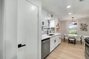 12703 Redfern Dr, Houston, TX 77048 - Photo 13