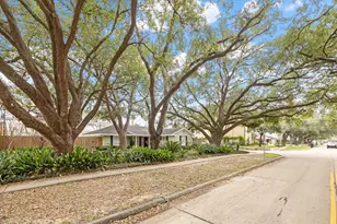 2739 Drexel Dr, Houston, TX 77027 - Photo 5