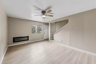 2521 Crosstimbers St, Huntsville, TX 77320 - Photo 5