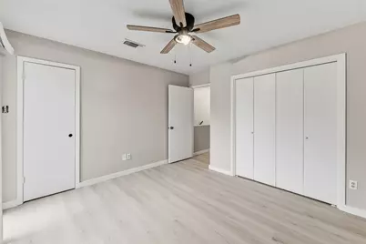 2521 Crosstimbers Street #2, Huntsville, TX 77320 - Photo 11