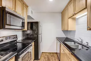 415 Hawthorne St, Houston, TX 77006 - Photo 3