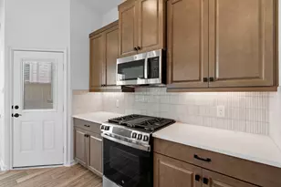 110 West Coralburst Loop, Montgomery, TX 77316 - Photo 5