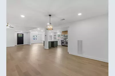 10514 Emnora Lane, Houston, TX 77043 - Photo 17