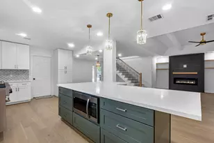 10514 Emnora Ln, Houston, TX 77043 - Photo 15