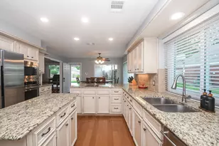 3814 St Michaels Ct, Sugar Land, TX 77479 - Photo 11