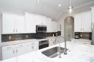 6304 Wood Creek Ln, League City, TX 77573 - Photo 1