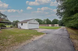 8819 Dowdell Rd, Tomball, TX 77375 - Photo 9