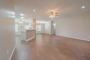 11 Yarrowdale Ct, The Woodlands, TX 77382 - Photo 5