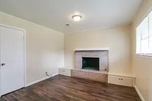 5755 Oakham St, Houston, TX 77085 - Photo 3