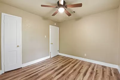 1109 E Walker Street, League City, TX 77573 - Photo 33