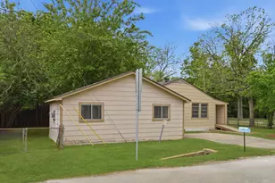 1109 E Walker St, League City, TX 77573 - Photo 3