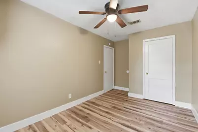 1109 E Walker Street, League City, TX 77573 - Photo 31