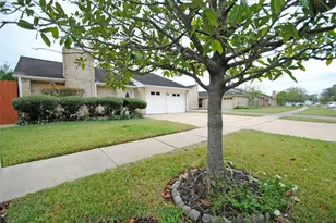 16311 La Luna Dr, Houston, TX 77083 - Photo 3