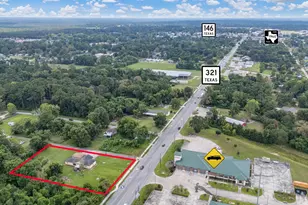 208 Barnes, Dayton, TX 77535 - Photo 3