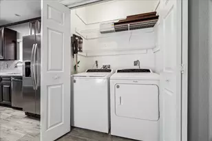 9400 Doliver Dr, Houston, TX 77063 - Photo 9