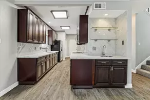 9400 Doliver Dr, Houston, TX 77063 - Photo 5