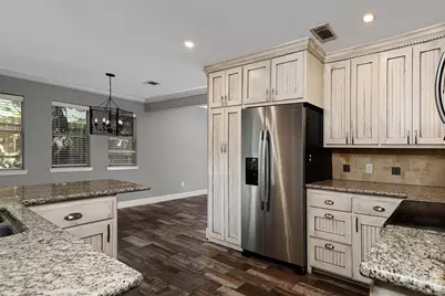 24 Green Field Place, The Woodlands, TX 77380 - Photo 7