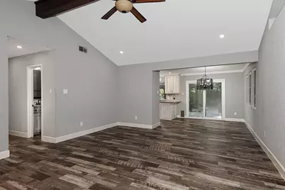24 Green Field Place, The Woodlands, TX 77380 - Photo 3