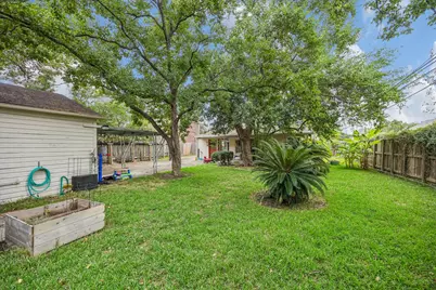 5101 Beech Street, Bellaire, TX 77401 - Photo 13