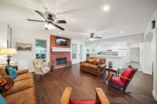 32027 Meadow View Ln, Waller, TX 77484 - Photo 9