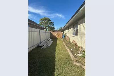 7118 Heron Drive, Houston, TX 77087 - Photo 19