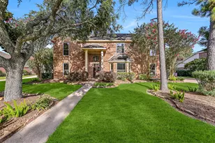513 Meadow Bend Dr, Friendswood, TX 77546 - Photo 1