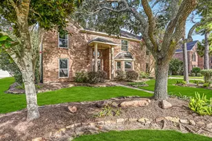 513 Meadow Bend Dr, Friendswood, TX 77546 - Photo 3