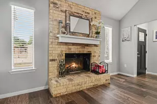 705 Meadowlark Ln, Baytown, TX 77521 - Photo 5