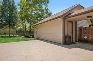 705 Meadowlark Ln, Baytown, TX 77521 - Photo 21