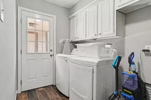 705 Meadowlark Ln, Baytown, TX 77521 - Photo 19