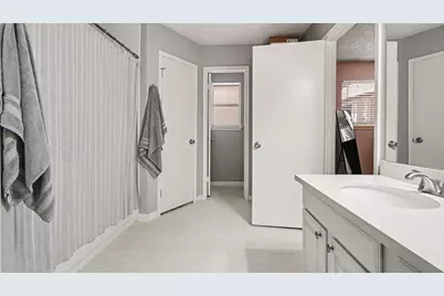 705 Meadowlark Lane, Baytown, TX 77521 - Photo 15