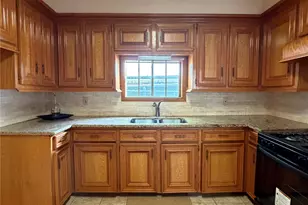 703 76th St, Houston, TX 77012 - Photo 9