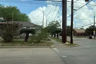 703 76th St, Houston, TX 77012 - Photo 3
