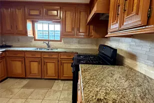 703 76th St, Houston, TX 77012 - Photo 13