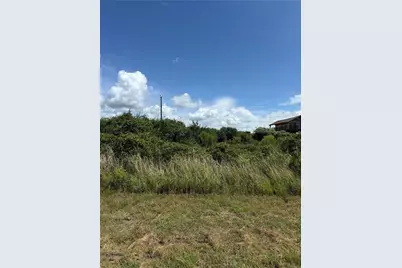 148 W Glen Oak Lane, Rockport, TX 78382 - Photo 1