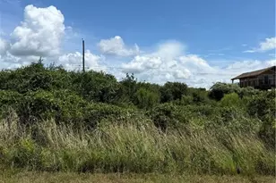 148 W Glen Oak Ln, Rockport, TX 78382 - Photo 1