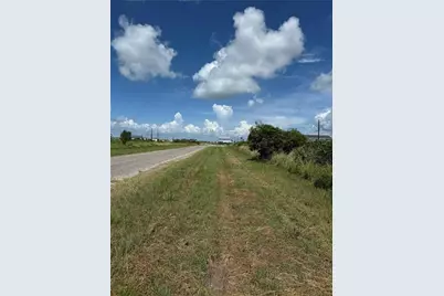 148 W Glen Oak Lane, Rockport, TX 78382 - Photo 3