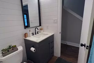 1728 Bevis St, Houston, TX 77008 - Photo 3