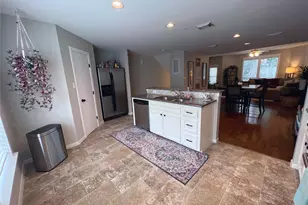 1728 Bevis St, Houston, TX 77008 - Photo 5