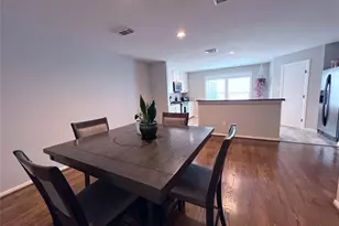 1728 Bevis St, Houston, TX 77008 - Photo 9