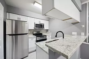 2100 Wilcrest Dr, Houston, TX 77042 - Photo 9