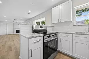 8438 Gallahad St, Houston, TX 77078 - Photo 15