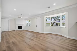 8438 Gallahad St, Houston, TX 77078 - Photo 9