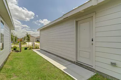 390 Lucia Way, Cleveland, TX 77327 - Photo 5